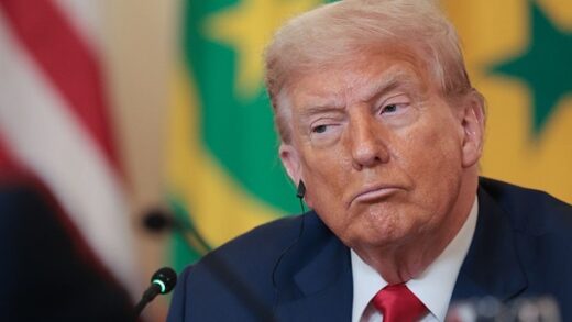 Новини світу - ЗМІ: Трамп уперше розглядає нову фіндопомогу Києву