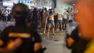 Новини світу - Ескалація в Сербії: мітинги стають вуличними боями