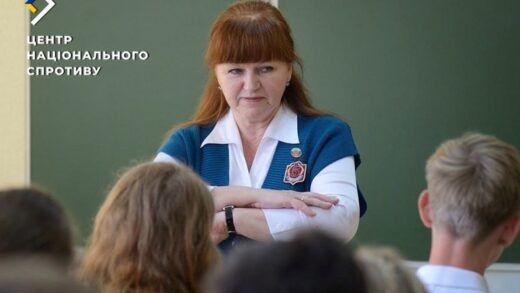 Новини України - Окупанти вчать освітян "виявляти злочинців" серед дітей - ЦНС