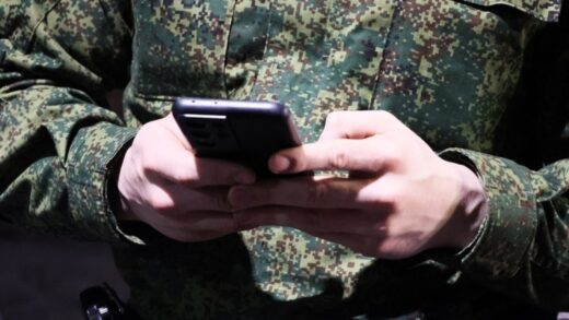 Новини України - Окупанти встановлюють жителям ТОТ месенджер для стеження - ЦНС