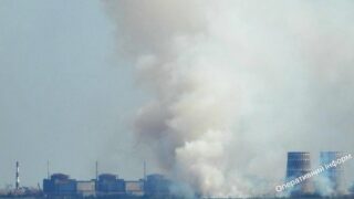 Новини України - Поблизу ЗАЕС помітили потужне задимлення