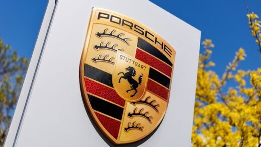 Авто новини - Porsche визнала перехід на електромобілі передчасним