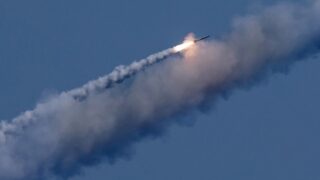 Новини України - РФ атакувала балістикою житловий район Харкова