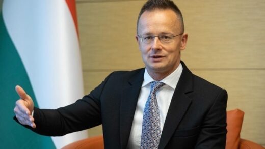 Новини світу - Сіярто анонсував "тест" Дружби і звернувся до Києва
