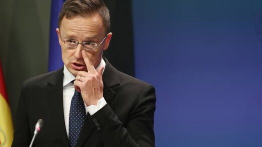 Новини світу - Сіярто обурений заявою Зеленського про Дружбу