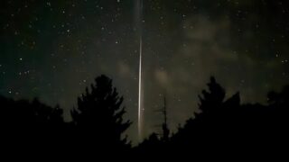 Новини Києва - Соцмережі пишуть про дивний промінь у небі над Україною