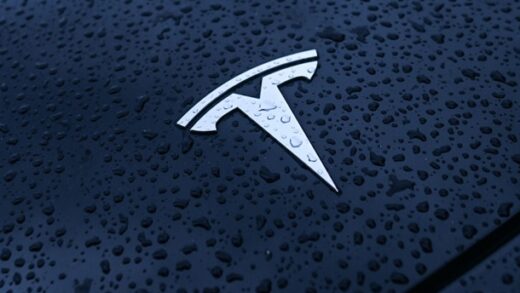Авто новини - Tesla потрапила під розслідування через аварії з автопілотом