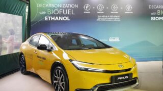 Авто новини - Toyota представила Prius, який працює на етанолі