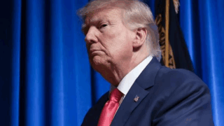Новини світу - Трамп прибув на Аляску для зустрічі з Путіним