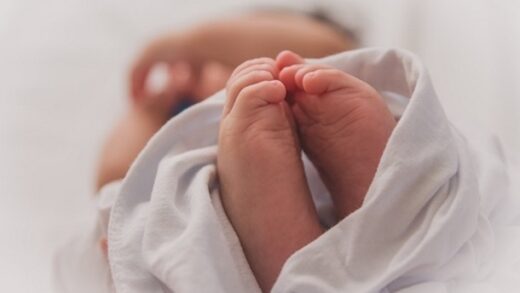 Новини України - У Дніпрі жінка залишила новонароджену дитину на вулиці