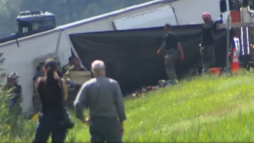 Новини світу - У США перекинувся туристичний автобус: є жертви