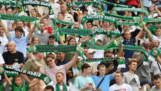 Новини спорту - Уболівальники Карпат можуть вплинути на вибір гравця на матч із Пенуелем