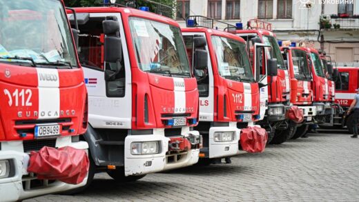 Новини України - Україна отримала від Латвії 16 пожежних автомобілів