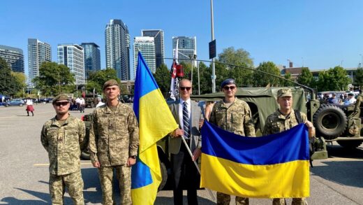 Новини світу - Українські армійці долучилися до військового параду Канади