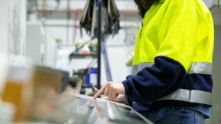 Без категорії - В Україні зростають зарплати та за прогнозами продовжать збільшуватись