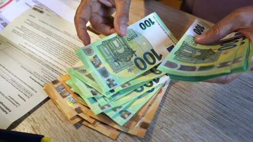 Новини бізнесу - В Україну вперше ввезли більше готівкових євро ніж доларів