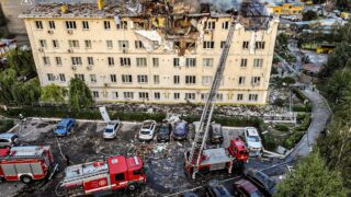 Новини України - З’явилося відео удару по багатоповерхівці Харкова