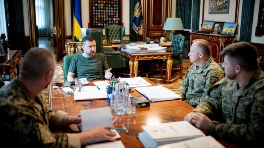 Новини України - Зеленський обговорив з військовими резерви для ЗСУ