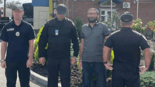 Новини України - До України екстрадували іноземця, який збував фальшиві долари