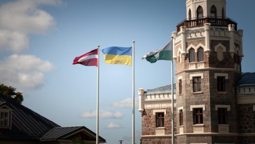 Новини України - Латвія закупить в США зброю для України