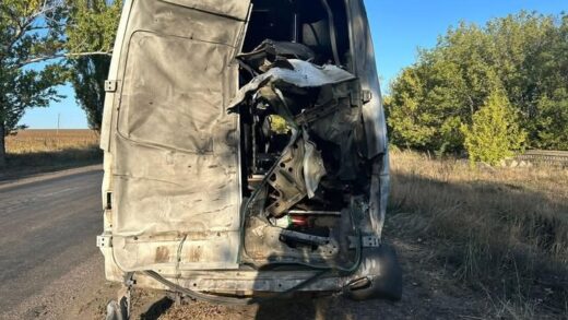 Новини України - На Донеччині дрон РФ поцілив по мікроавтобусу, троє поранених