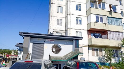 Новини України - На Рівненщині трирічна дитина випала з шостого поверху