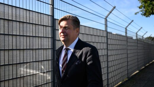Новини світу - Підозра в шпигунстві: Берлін зняв депутатську недоторканість з політика АдН