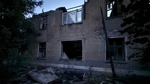 Новини України - Росіяни вдарили по житловій двоповерхівці в Новодонецькому, є загиблі