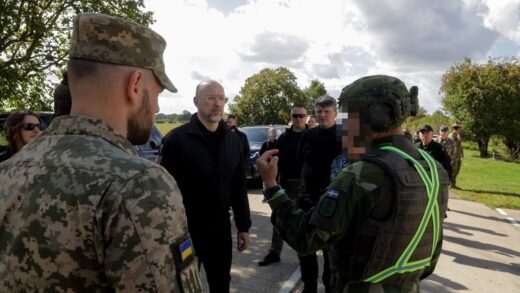 Новини України - Шмигаль відвідав полігон у Британії, де навчають українських військових