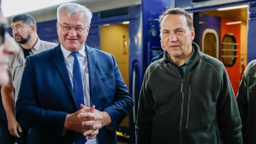 Новини України - Сікорський прибув у Київ і дав відповідь Трампу