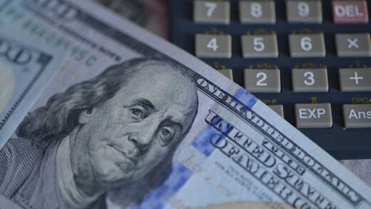 Новини світу - США вперше за дев'ять місяців знизили ключову ставку