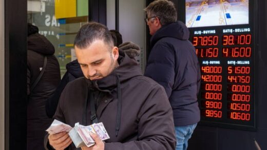 Новини України - Турецька ліра вперше в історії стала дешевшою за українську гривню