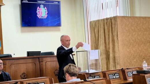 Новини України - У Чернівцях звільнили голову облради