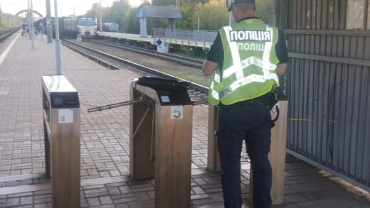 Новини Києва - У Києві підліток впав із товарного поїзда: йому відірвало ногу