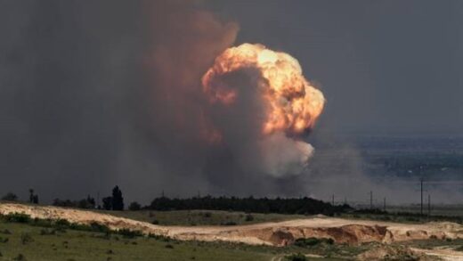 Новини України - У Криму пролунали вибухи, в одному з районів зникло світло - соцмережі