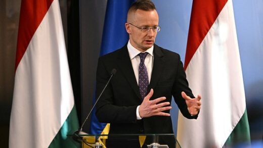 Новини світу - Угорщина та Сербія прискорять будівництво нафтопроводу - Сіярто