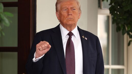 Новини світу - Мінфін США готує доларову монету із зображенням Трампа - ЗМІ