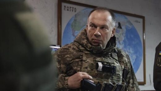 Новини України - Сирський відвідав військових на фронті