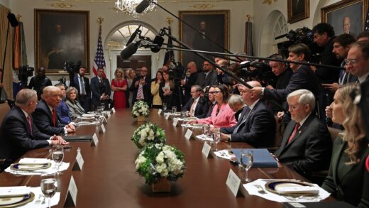 Новини світу - Трамп заявив послу Австралії, що той йому не подбається