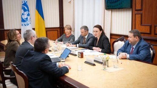 Новини бізнесу - Україна під тиском МВФ через курс гривні - ЗМІ