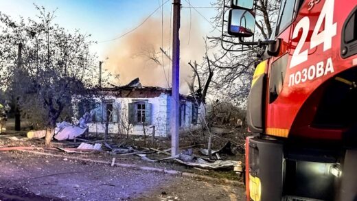 Новини України - В Лозовій четверо поранених через удар російської бомби