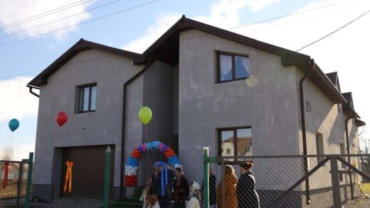 Новини України - В Україні підвищили виплати батькам-вихователям і прийомним батькам