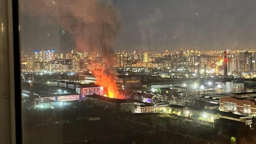 Новини світу - В Єкатеринбурзі спалахнула масштабна пожежа