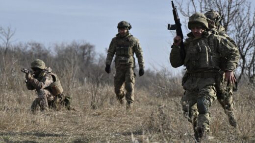 Новини України - ВМС показали знищення складу БК росіян в районі Кінбурнської коси