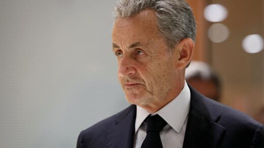 Новини світу - Засуджений колишній президент Франції Саркозі вирушає до в’язниці