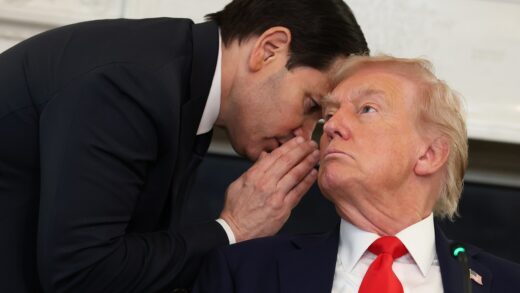 Новини світу - ЗМІ дізналися, хто переконав Трампа запровадити санкції проти РФ