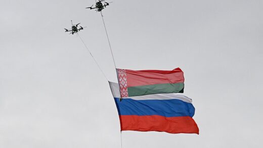 Новини світу - Зросло число білорусів, що вважають Росію небезпечнішою за США - СЗР
