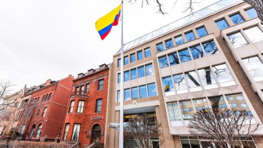 Новини світу - Звинувачення в наркоторгівлі: Колумбія відкликає посла зі США