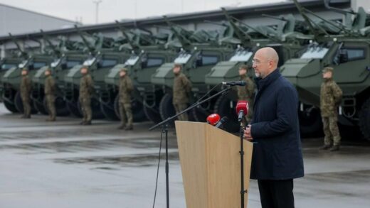 Новини України - Латвія передала Україні 21 бронетранспортер Patria