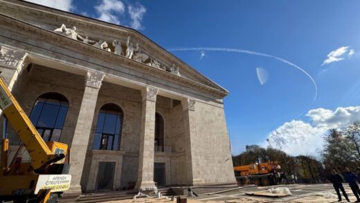 Новини України - Окупанти готуються відкрити драмтеатр у Маріуполі